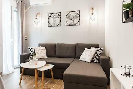 Cozy studio 50m from sea Atenas Exterior foto