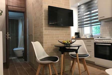 Cozy studio 50m from sea Atenas Exterior foto