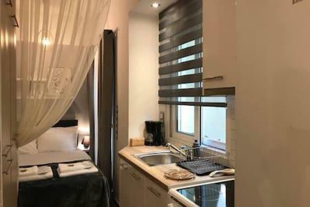 Cozy studio 50m from sea Atenas Exterior foto