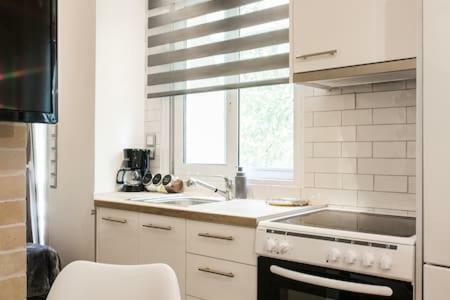 Cozy studio 50m from sea Atenas Exterior foto