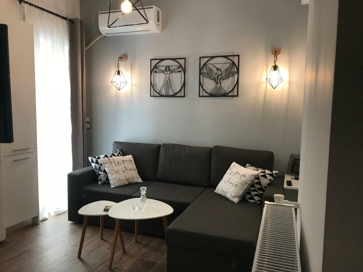 Cozy studio 50m from sea Atenas Exterior foto